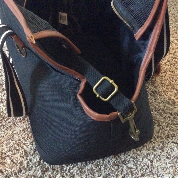 Vibrant Life Pet Carrier for Medium Dogs - Picture 4 of 4